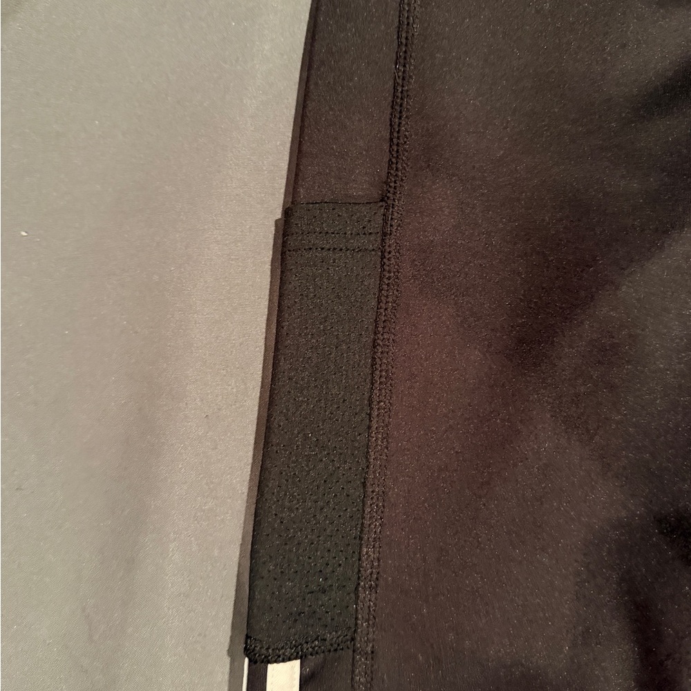 Adidas women’s leggings - Picture 3 of 4